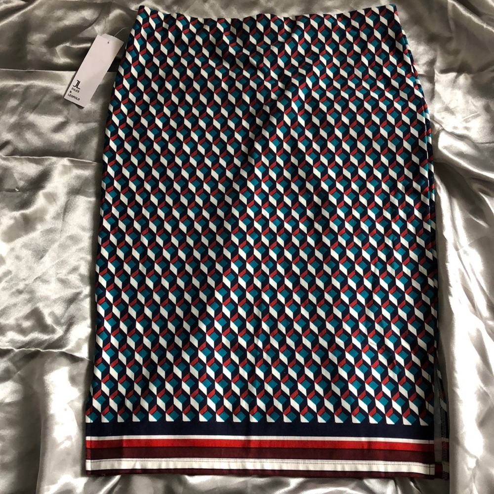 Skirt - Picture 2 of 2